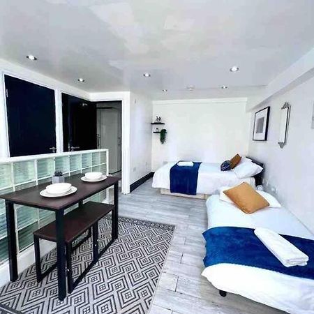 Studio Apartment In London Exterior photo
